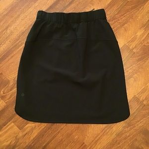 Lu Lu Lemon Black On The Fly Woven Skirt